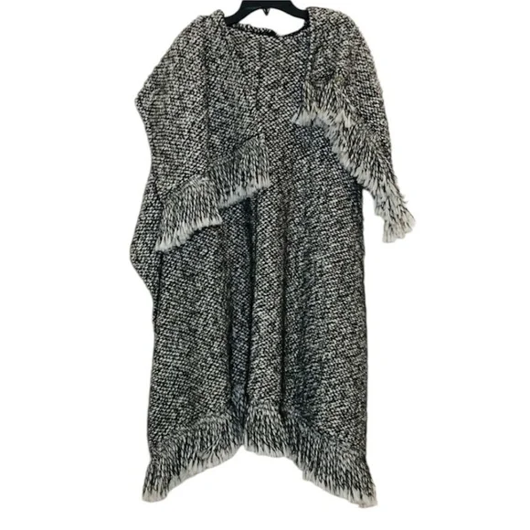 NWT Bryn Walker Women's Black & White Tweed Fringed Hemline Wrap Poncho size S - Picture 12 of 13